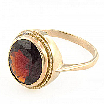 9ct gold Garnet Ring size Q